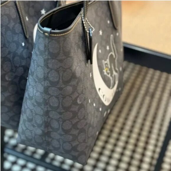 New Coach Gray Tote Bag with Cat and Moon Design - Picture 4 of 7